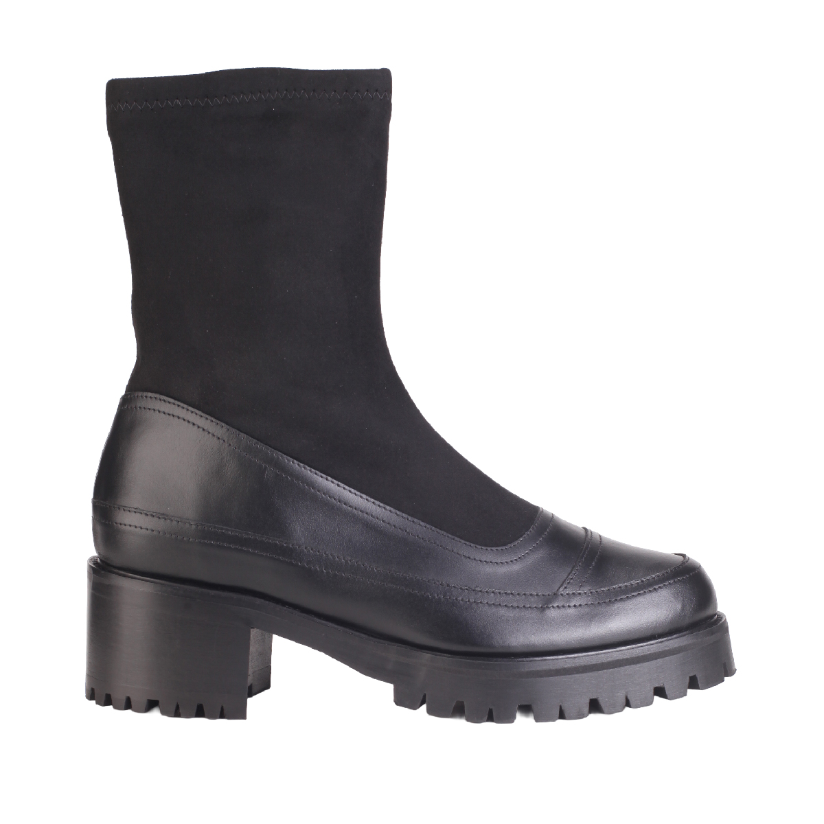 Nicole Saldaña Christina chelsea boot woman 