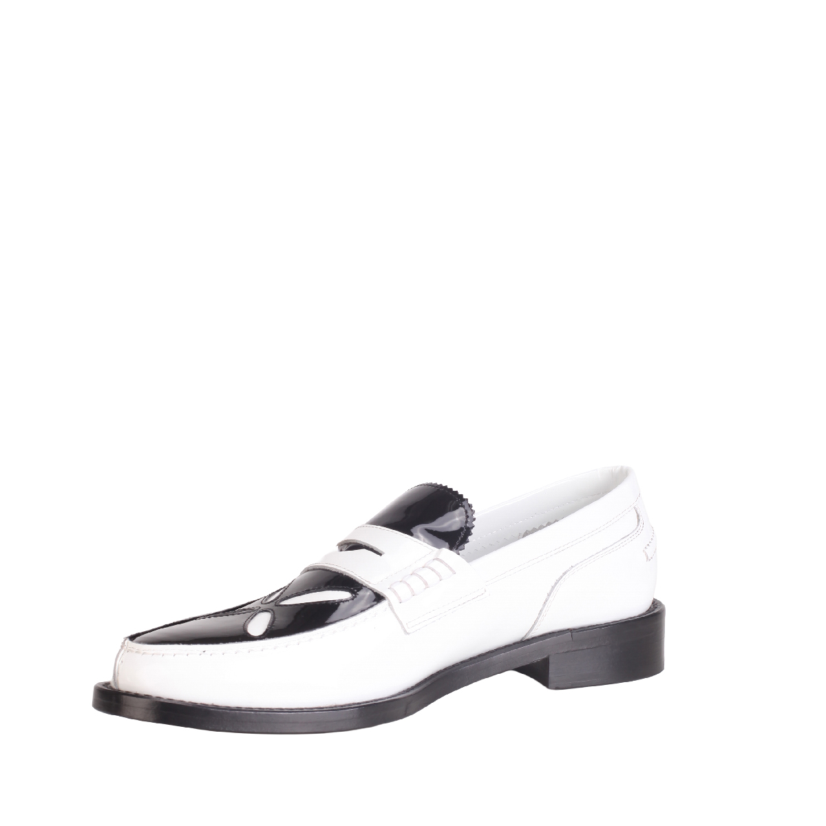 Stefan Cooke black white loafer man 